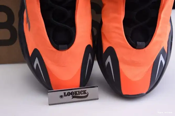 hype MNVN Orange Boost Adidas FV3258 Yeezy 700 0328
